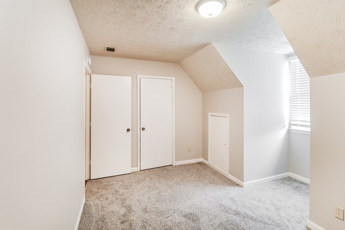 Building Photo - 1205 Masters Ln