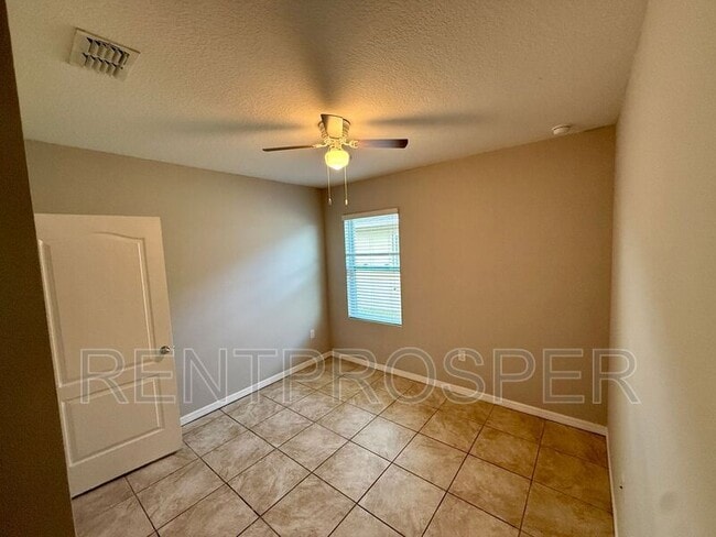 Building Photo - 4222 Roberta Dr