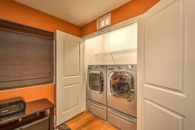 Building Photo - Stylish & Updated Home – 3BR/205BA, AC, Ne...