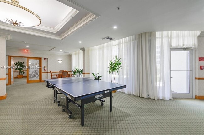 Building Photo - 16711 Collins Ave