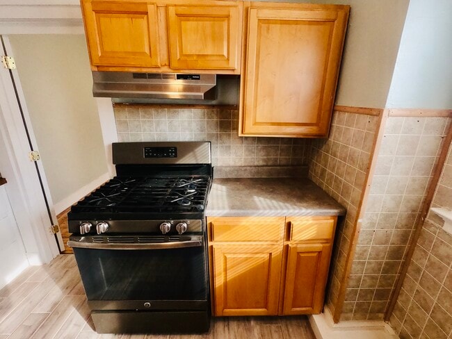 Building Photo - 174 Campbell Ave