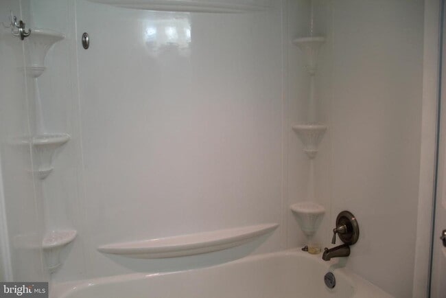 Building Photo - 3360 Woodburn Rd