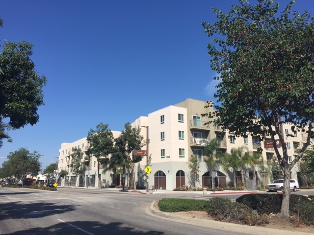 Building Photo - Hollydale Plaza Apartments