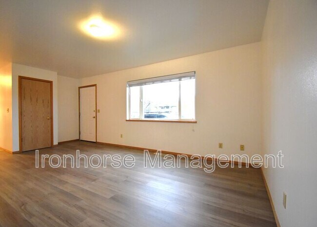 Building Photo - 9 Michael Grove Ave