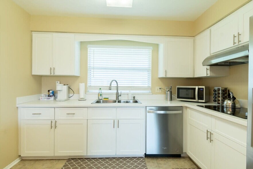 Building Photo - 971 Beechfern Ln