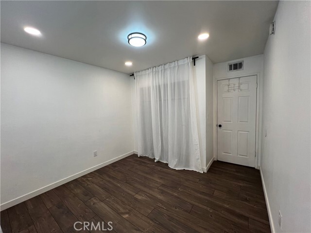 Building Photo - 5809 Sunland St