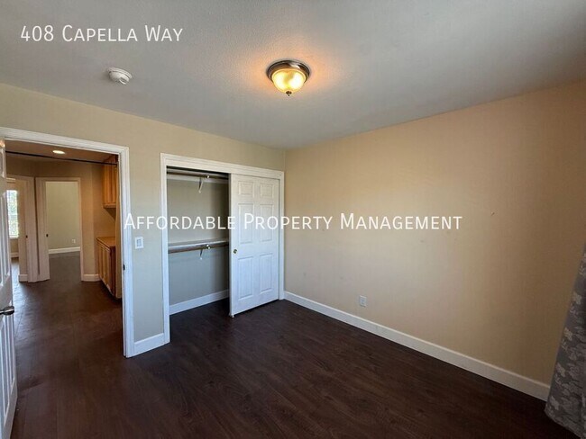 Building Photo - 408 Capella Way