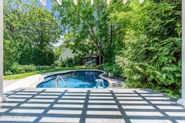 Building Photo - 609 15th Ave