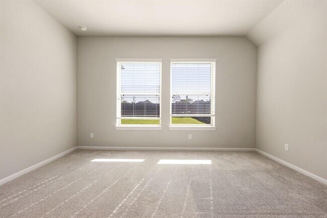 Building Photo - 2715 Chestnut Oak Cir