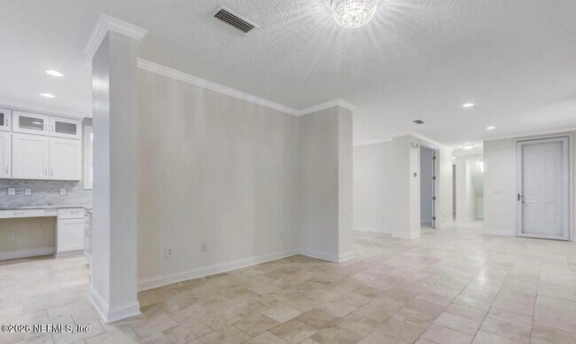 Building Photo - 156 Hidden Palms Ln