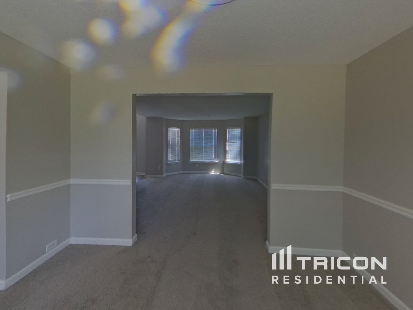 Building Photo - 3802 Rosebud Park Dr