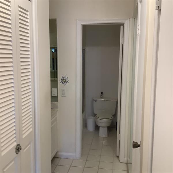 Building Photo - 6345 Bay Club Dr