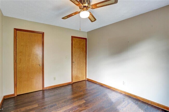 Building Photo - 1262 Bailing Dr