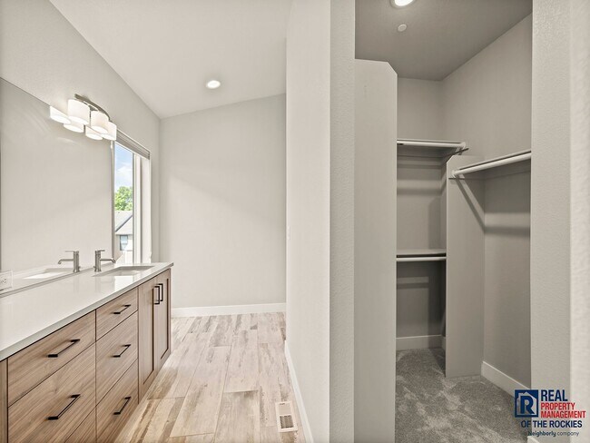 Building Photo - Spacious 3-Bedroom Townhome with Finished ...