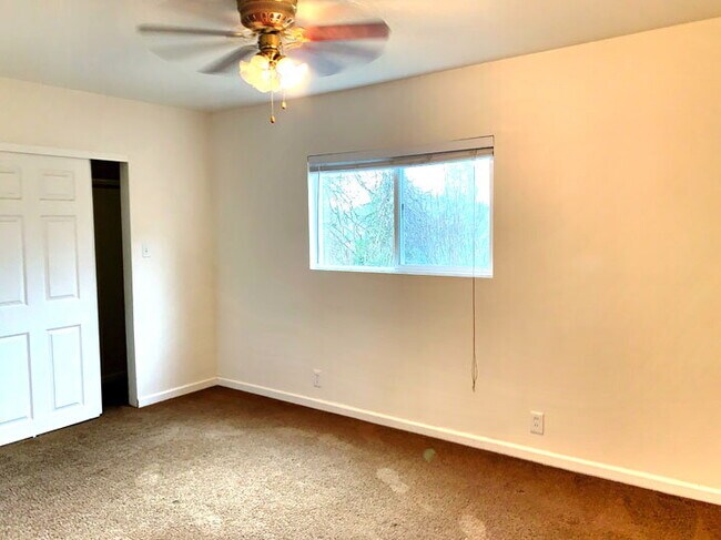 Building Photo - 3-bed 2-bath home with amazing views of Placerville!