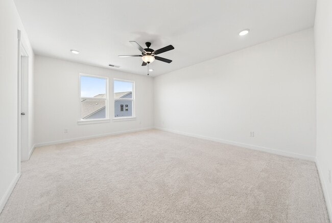 Building Photo - 404 Old Spg Ln