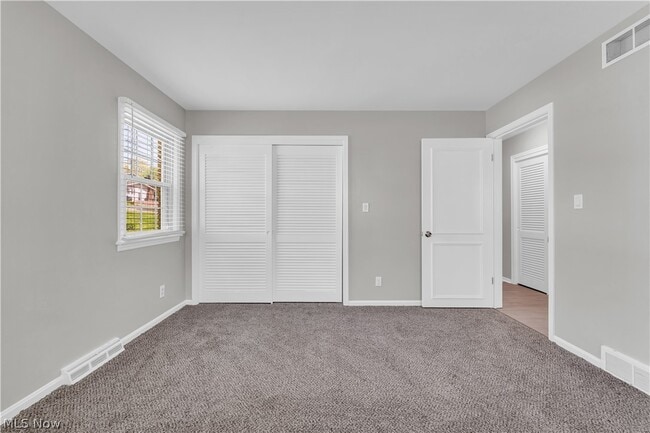 Building Photo - 1183 Romayne Dr