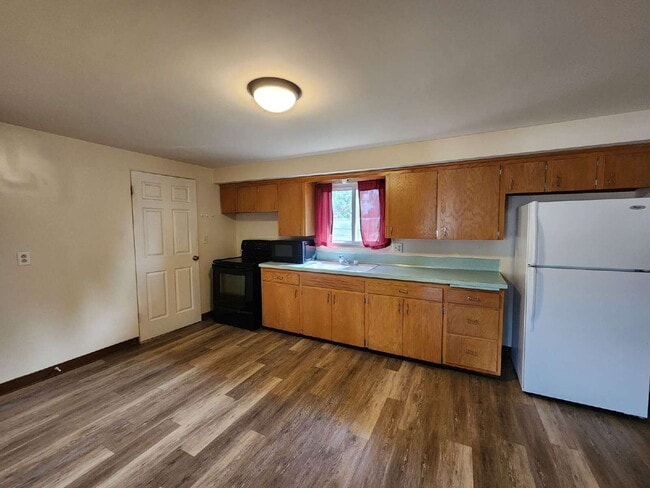 Building Photo - 1 Bedroom Apartment with balcony