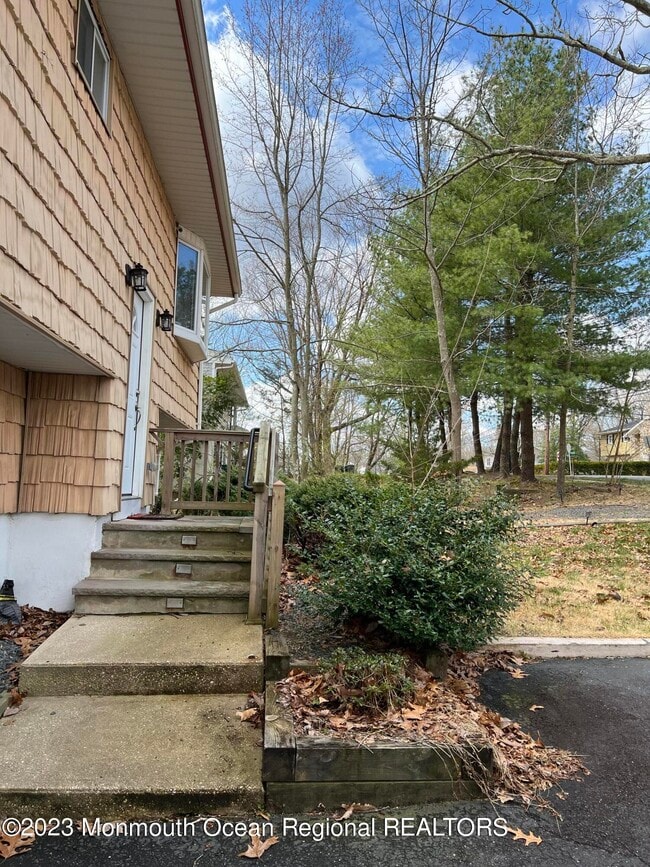 Building Photo - 317 Aldrich Rd