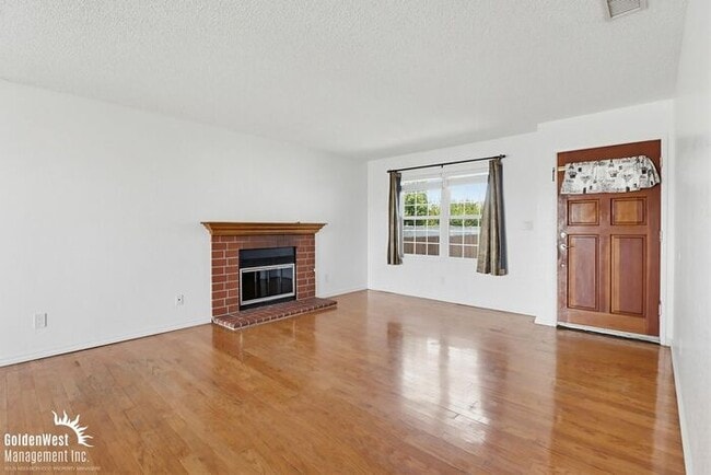 Building Photo - Lovely 3Bdm 2Ba Home with Spacious Outdoor Raised Deck in Lemon Grove!