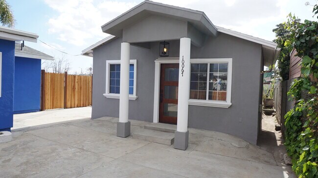 Building Photo - 10065 Arleta Ave