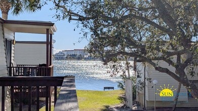 Building Photo - Expansive waterfront covered patio off this fully renovated Fort Walton Condo!