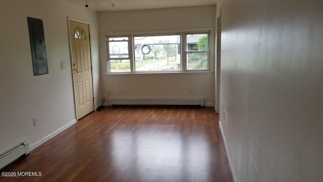 Building Photo - 702 Edmunds Ave