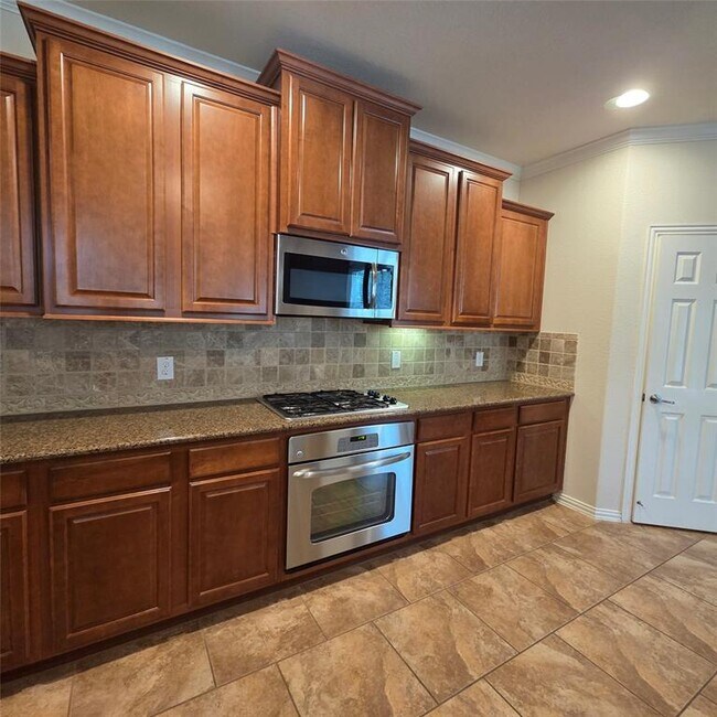 Building Photo - 26101 Brickhill Dr