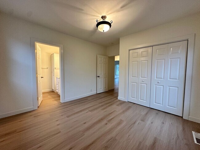 Building Photo - 153 Monterey Ave