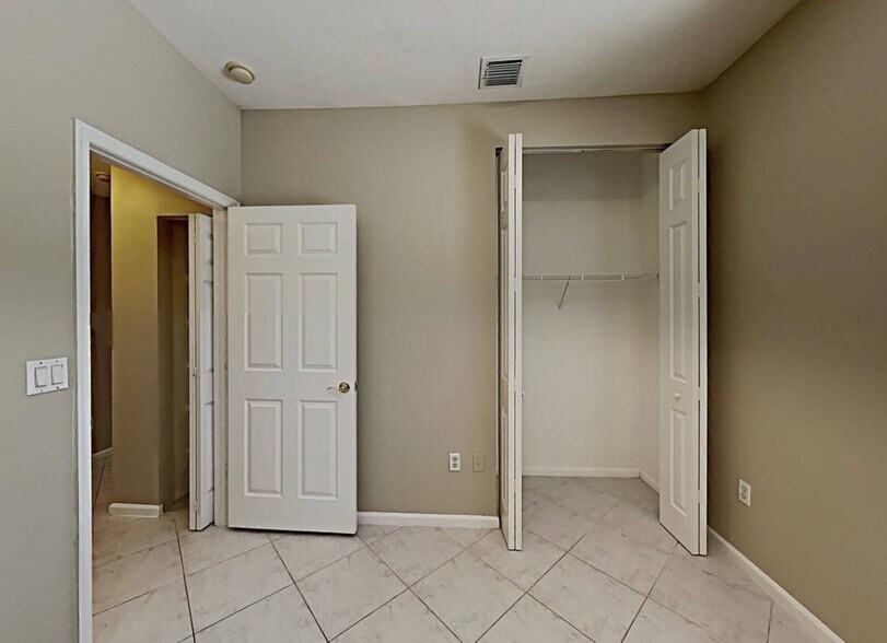 Building Photo - 17113 SW 49th Pl