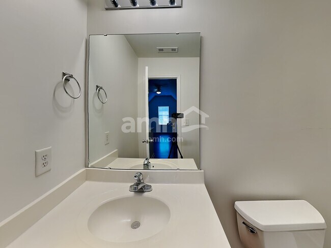 Building Photo - 1963 Trace Creek Dr