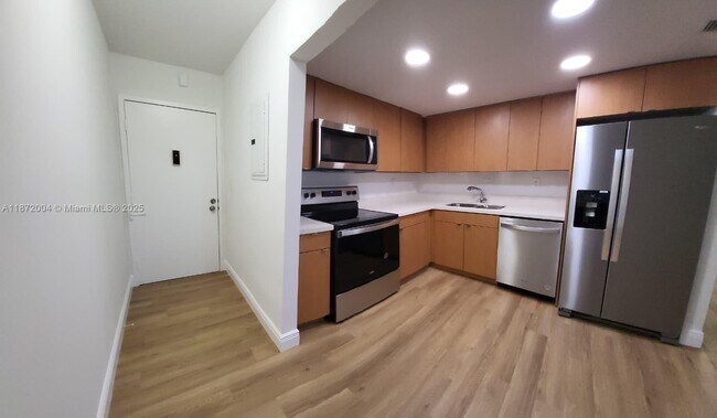 Primary Photo - 4354 NW 9th Ave