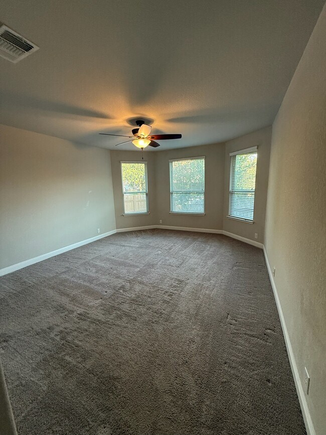 Building Photo - 27027 Oleander Chase