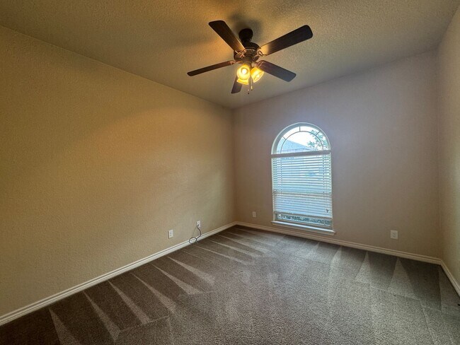 Building Photo - 6801 Deorsam Loop