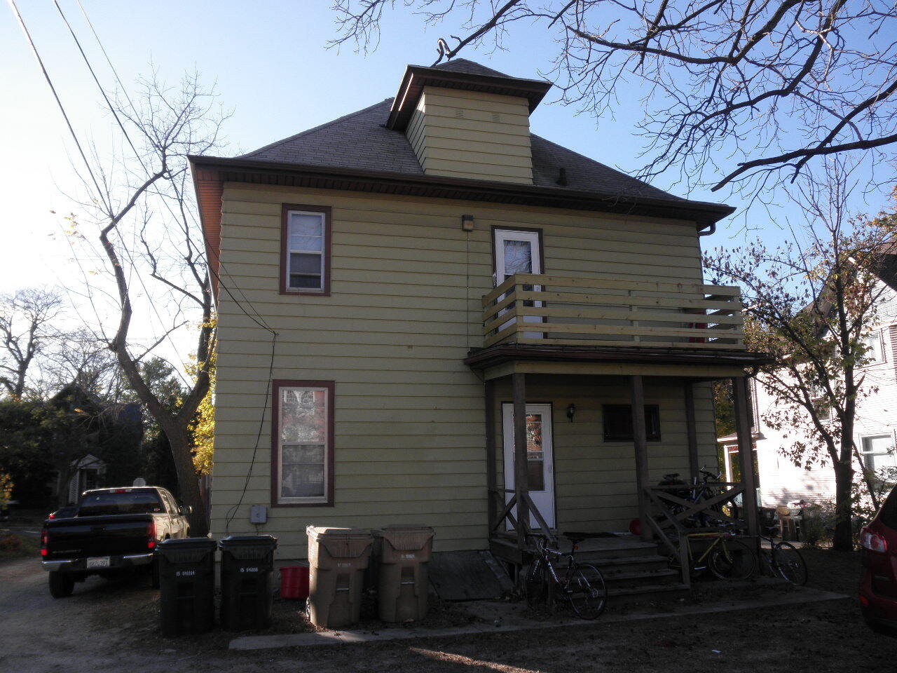 Back Porch/Balcony - 211 S Mills St