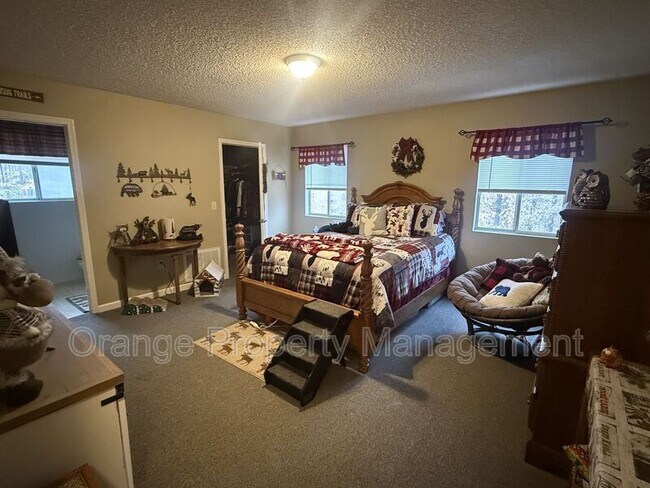 Building Photo - 251 Micasa Dr