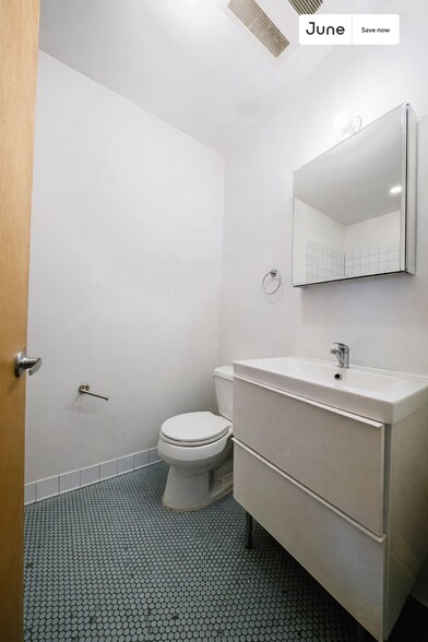 Building Photo - 455 Rogers Ave