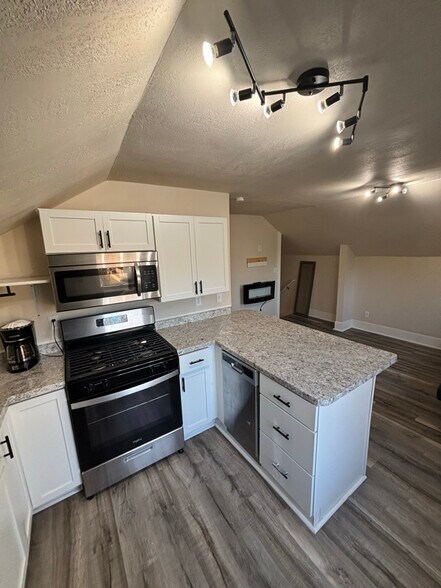 Primary Photo - 517 7th St E