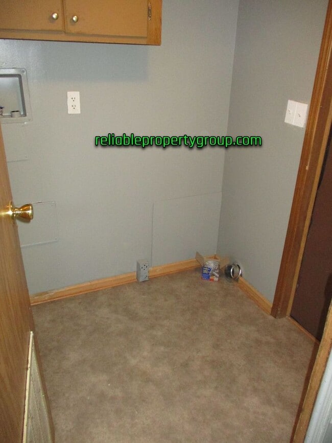 Building Photo - New Listing!!