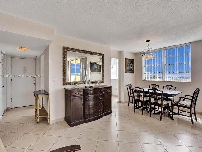 Building Photo - 1833 S Ocean Dr