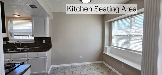 Building Photo - 4827 Cypressdale Dr