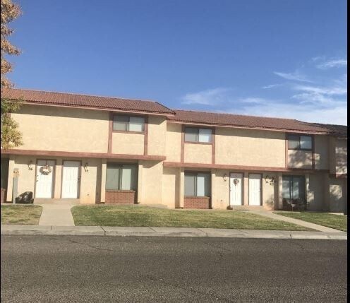 Primary Photo - Downtown Town Home