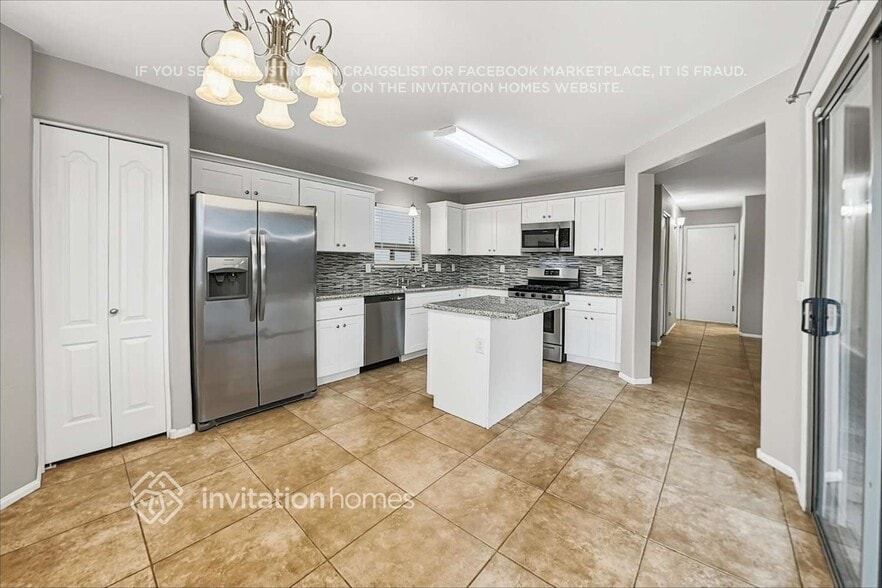 Building Photo - 447 W Corriente Ct