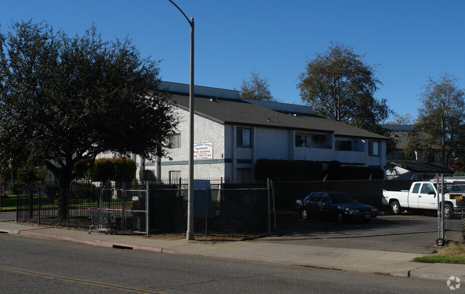 Starlite Grove Apartments - Terre at Preserve