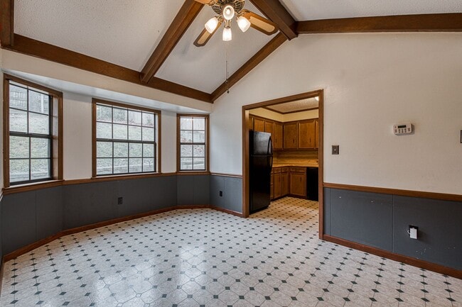 Building Photo - Spacious Home for Rent!