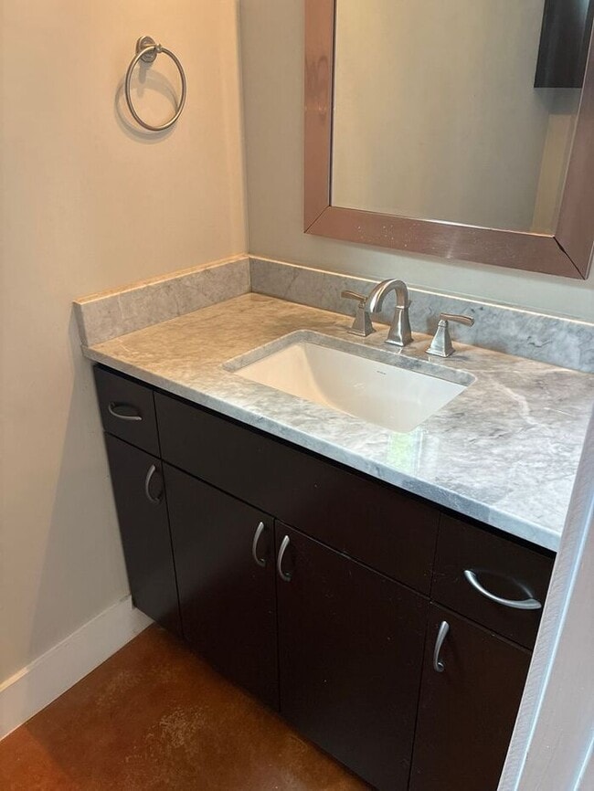 Building Photo - 3BR/2.5BA w/ Fenced Yard + Assigned Parking in Austin, TX