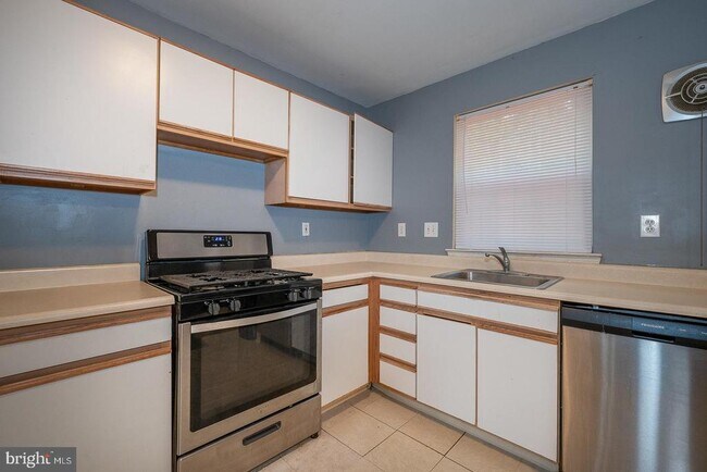 Building Photo - 60 N 46th St