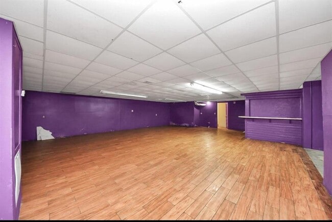 Building Photo - 5734 Oriole St