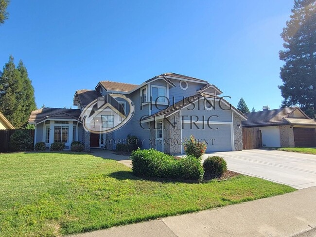 Building Photo - Executive Folsom Rental EXCELLENT Location and a POOL!