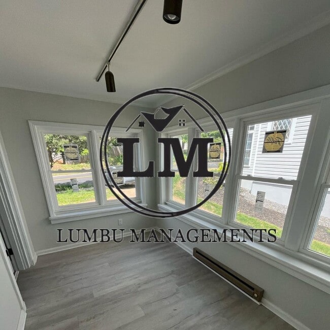 Building Photo - 447 Avondale Dr